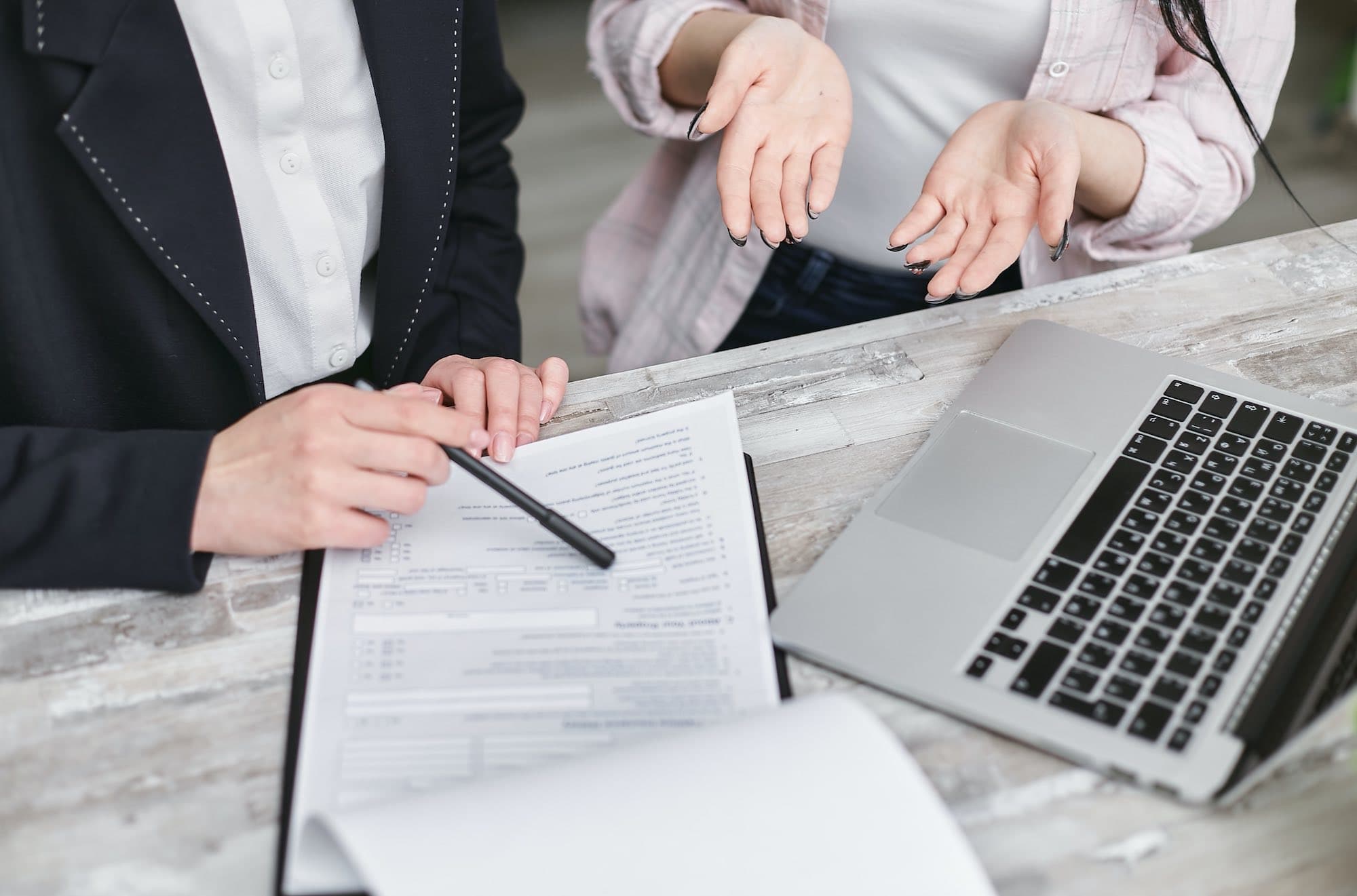 AI SEO agencies vs. traditional SEO agencies